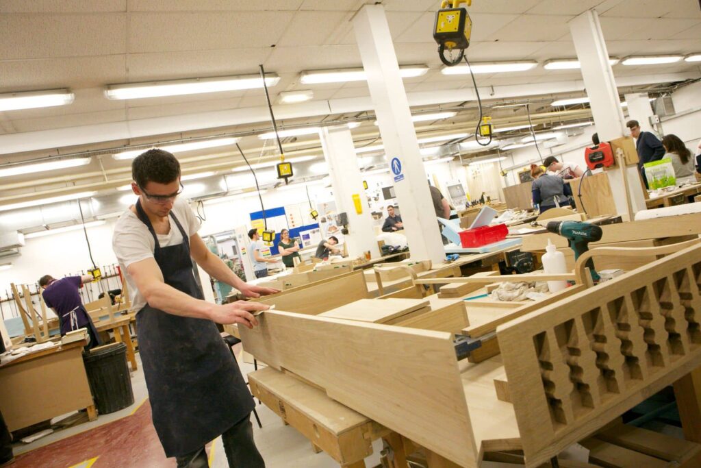 Дуб, ясень и термоясень – лучшие породы дерева для изготовления мебели, фото 2