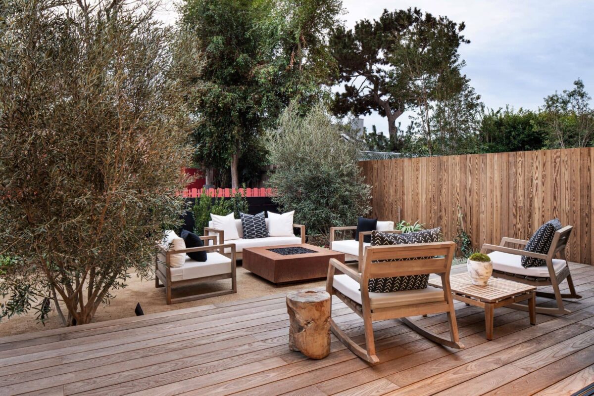 Переваги меблів з масиву дерева